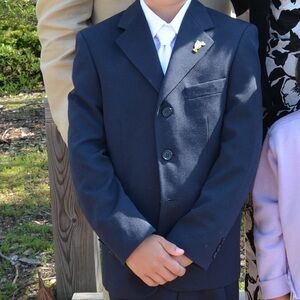 Hart Schaffner Marx Boys 3Piece Suit; Jacket, Pants and Tie